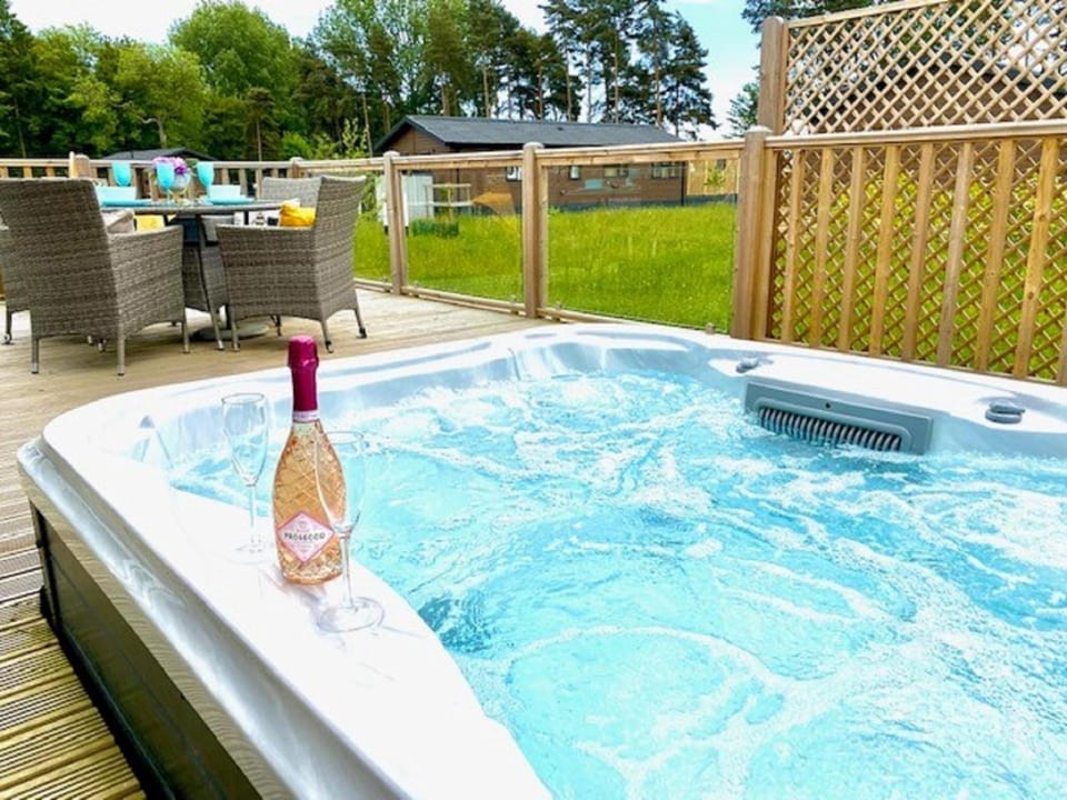 Hollicarrs - Bumblebee Lodge Lodge in Selby