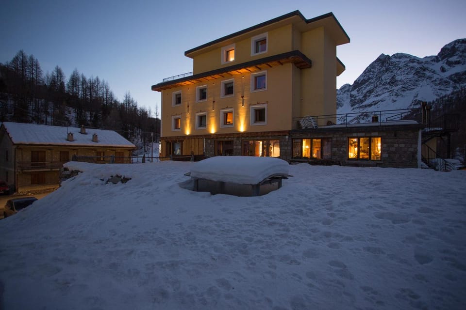 Apartments Suites LAC BLEU Hotel in Valtournenche