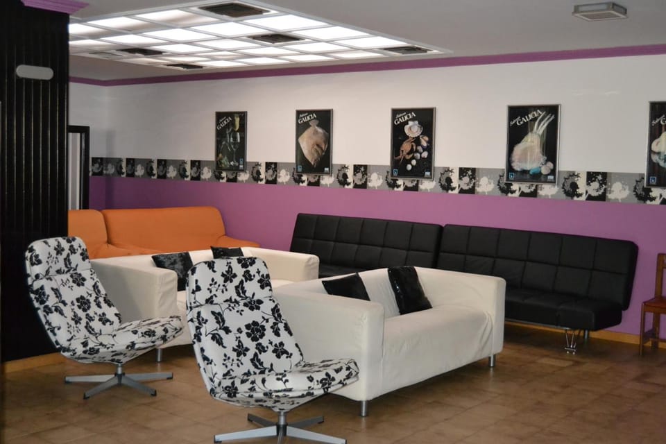 Shared lounge/TV area