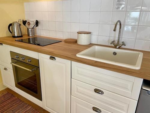 Villa Velleron - Bed and Breakfast Hotel in Le Thor