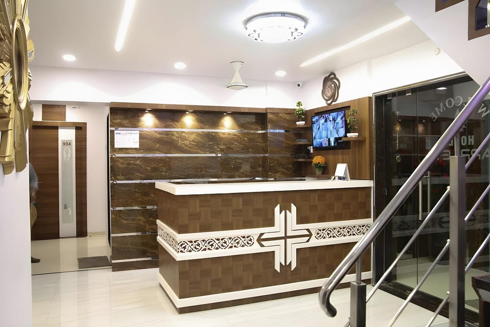 Hotel Apple Inn Hotel in Maharashtra