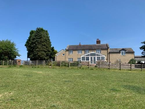 Farmhouse studio near Shrewsbury Hotel in Wales