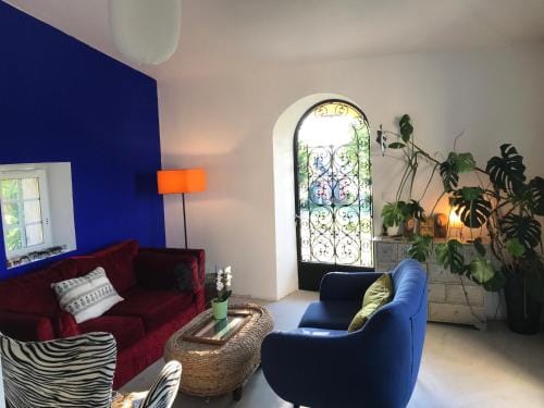 Chez Alice,simplicite et petite piscine Hotel in Auvergne-Rhône-Alpes