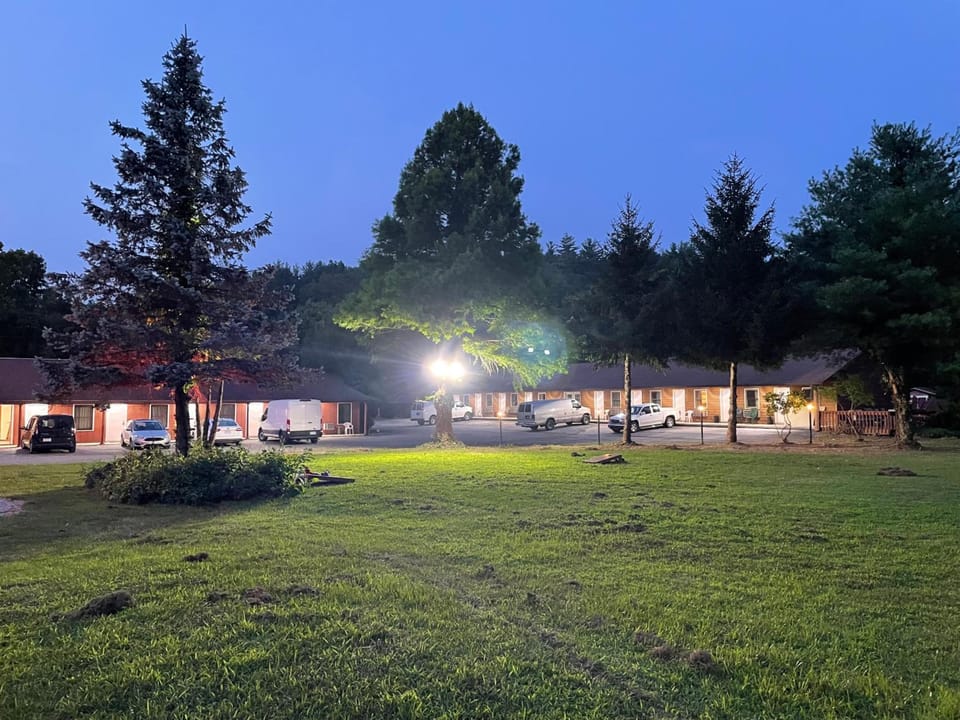 PINE VALLEY MOTEL Hotel in Mitchell County