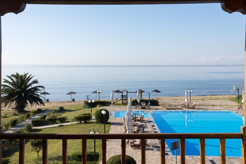 Alkinoos Beach Hotel Hotel in Halkidiki