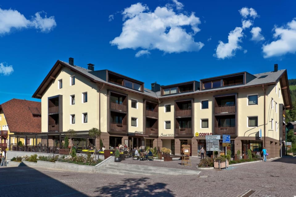 Ariston Dolomiti Residence Hotel in Dobbiaco