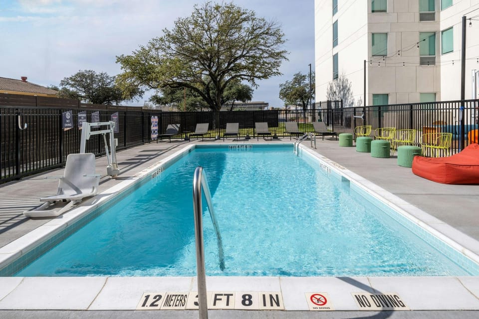 Aloft Austin South Hotel in South Congress