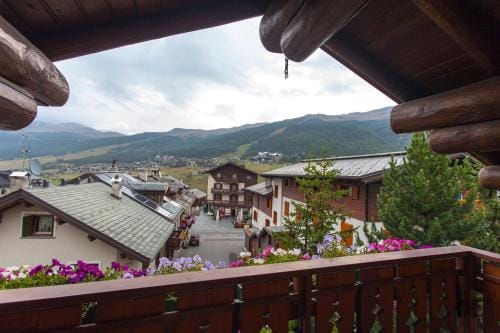 Chalet Bellavista Hotel in Canton of Grisons