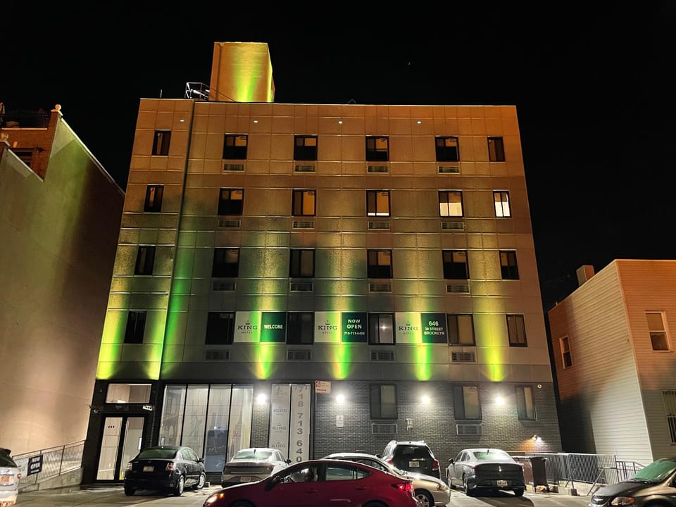 King Hotel Brooklyn Sunset Park Hotel in Brooklyn