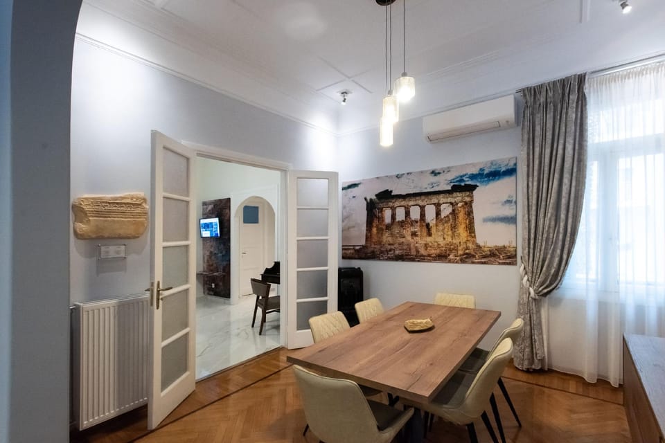 Blue Ark Lavish Sauna Suite Hotel in Athens