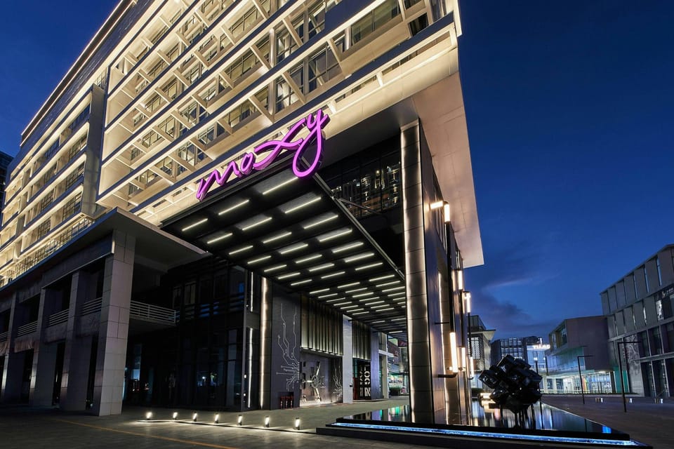 Moxy Shenzhen North Station Hotel in Shenzhen