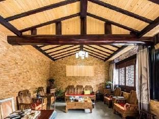 Zhangzhai Quadrangle House Hotel in Hangzhou