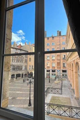 Coeur Vieux Lyon, 60 M2 lumineux tout confort Hotel in Lyon