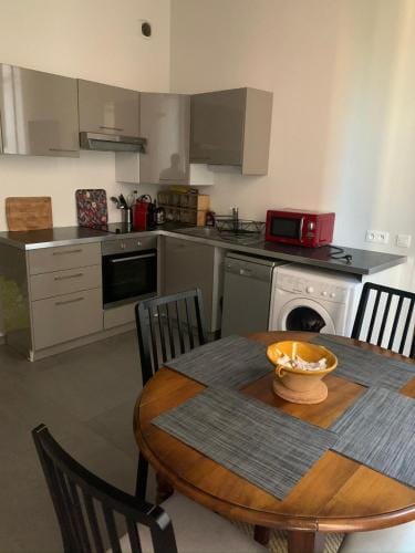 Coeur Vieux Lyon, 60 M2 lumineux tout confort Hotel in Lyon