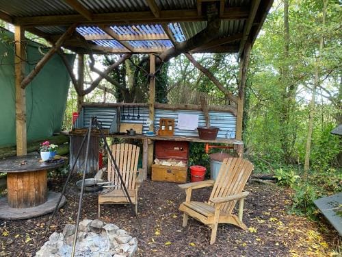 The Hobbit House and Secret Garden Lodge in Taunton Deane