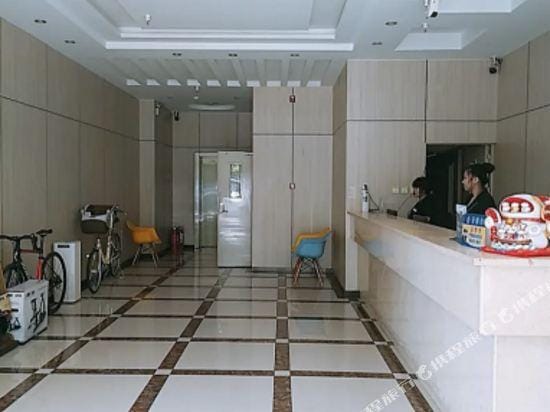 Moon Hotel (Beijing Xinnan Road) Hotel in Beijing