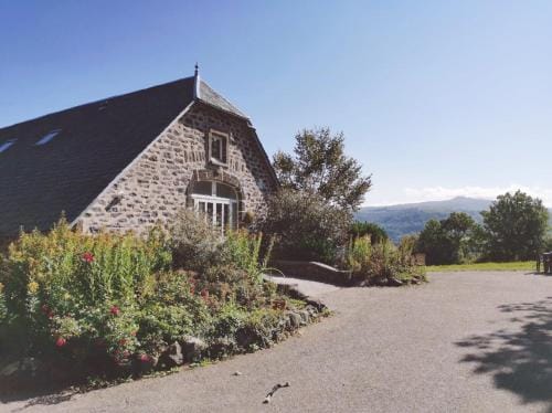 Maison d'Hotes La Grange Hotel in Auvergne-Rhône-Alpes