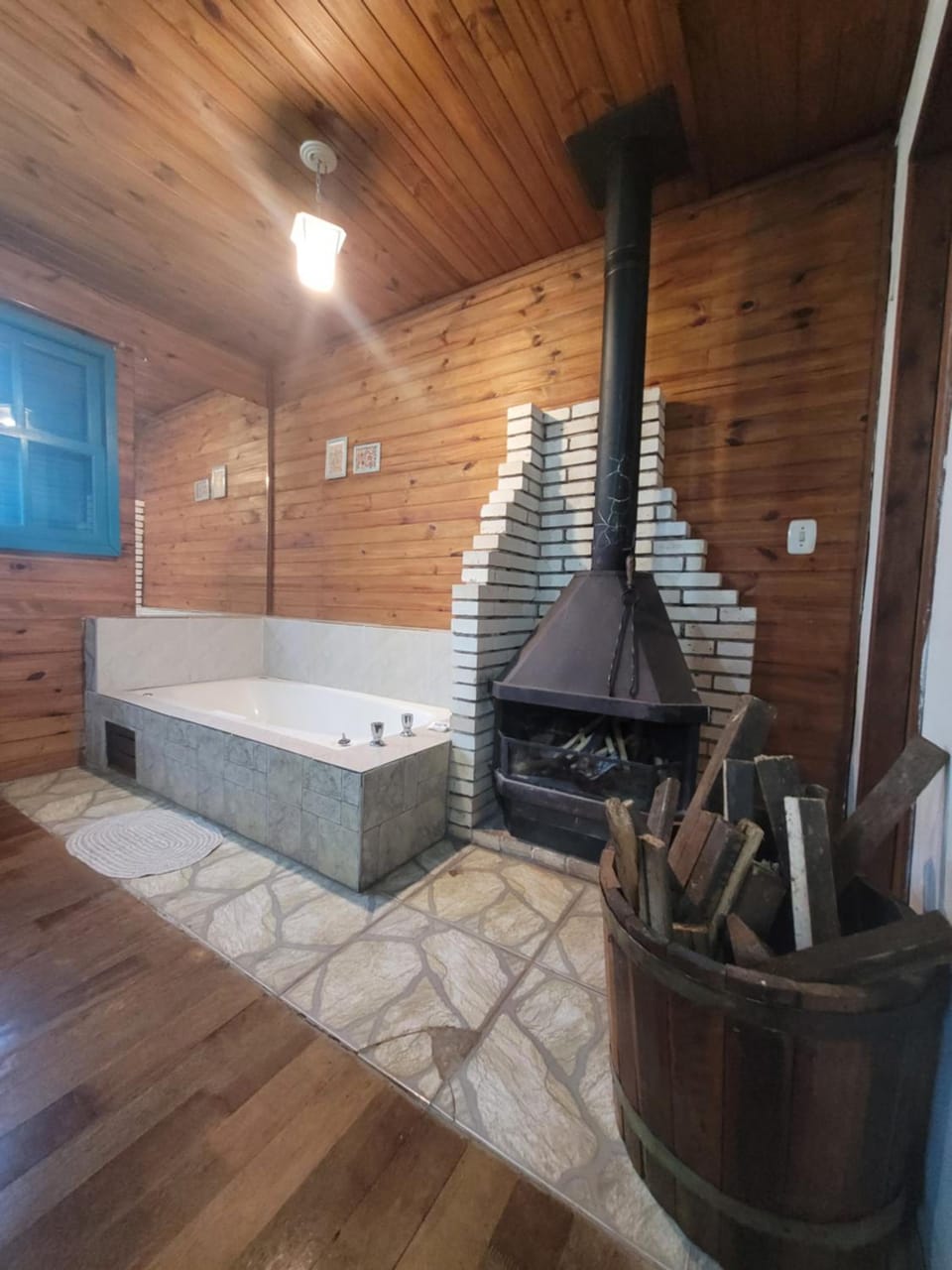 Hot tub