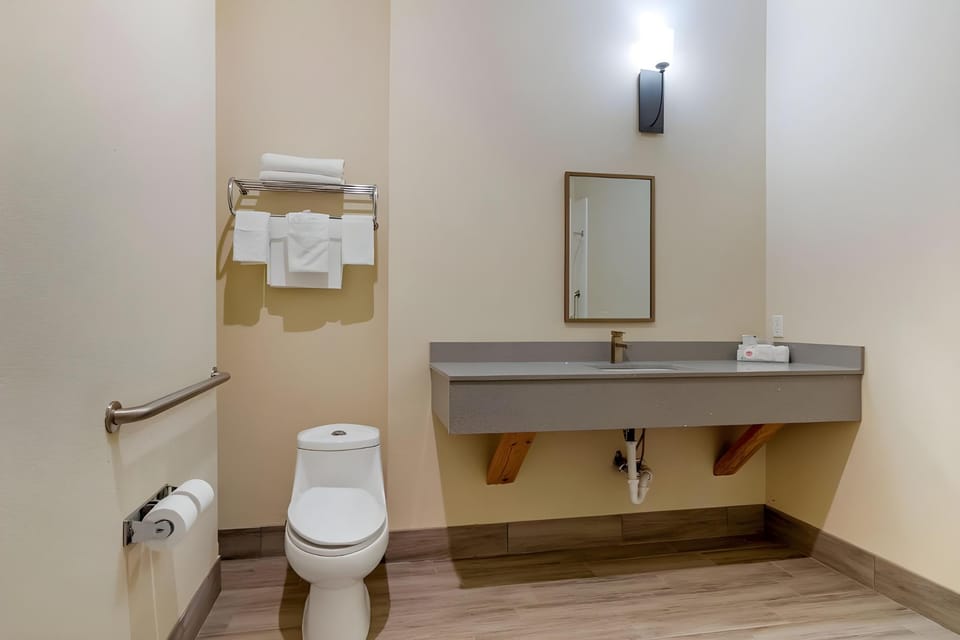 Quality Inn & Suites Elgin Hotel in Rio Grande