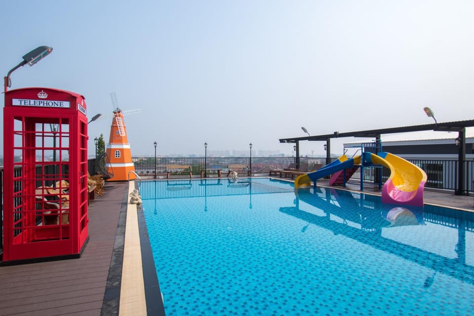 Swimming pool