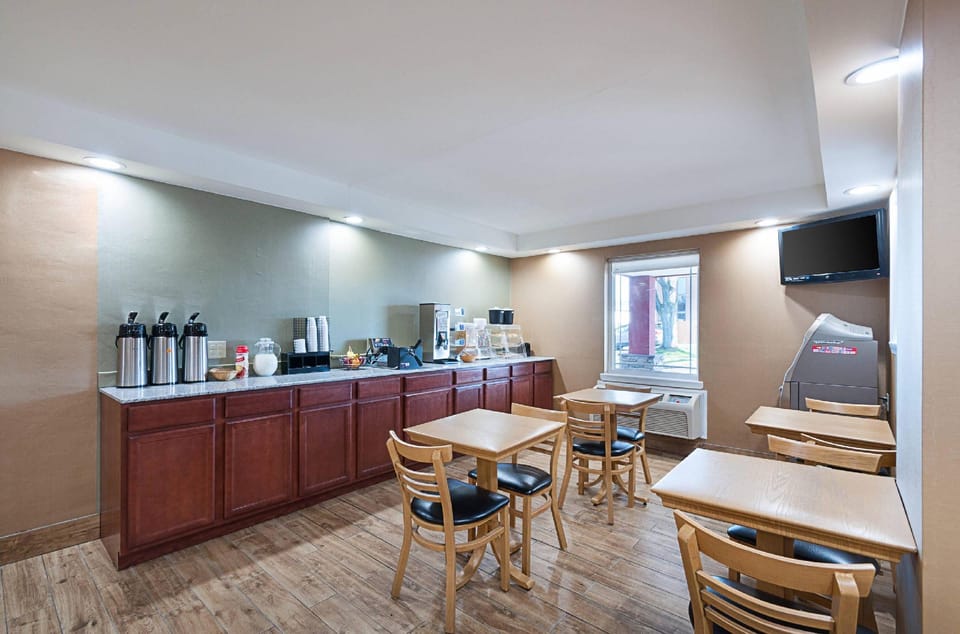 Quality Inn Near Pimlico Racetrack Hotel in Baltimore