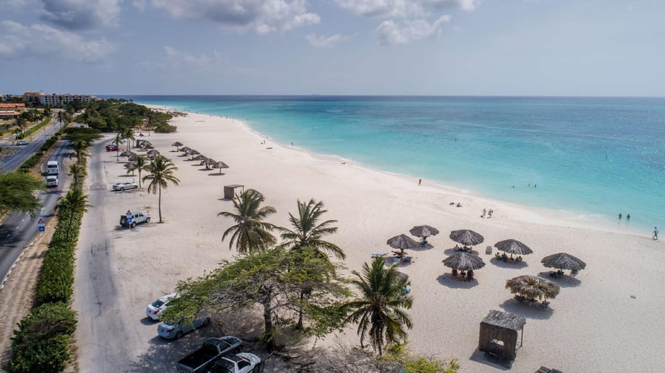MVC Eagle Beach Aruba Hotel in Noord