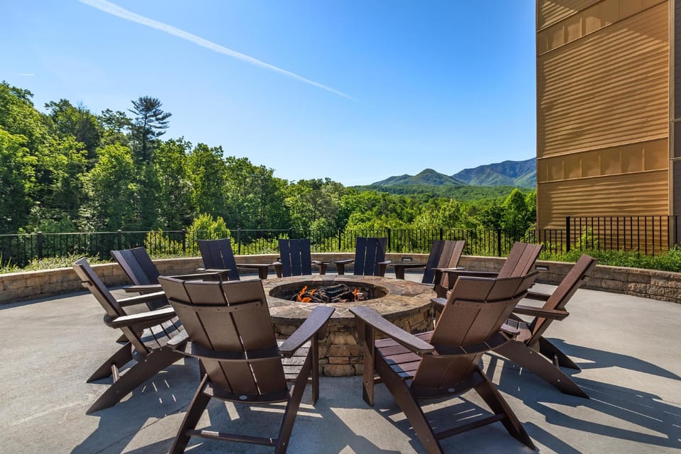 Hilton Vacation Club MountainLoft Gatlinburg Hotel in Gatlinburg