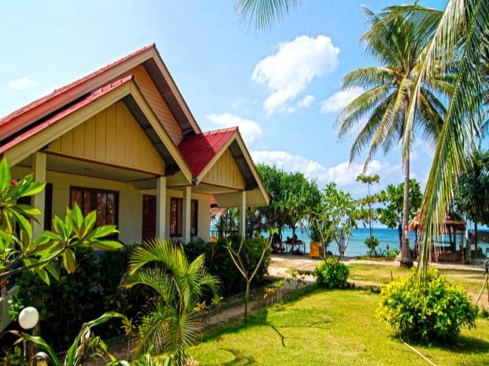 Lanta Emerald Bungalow Hotel in Sala Dan