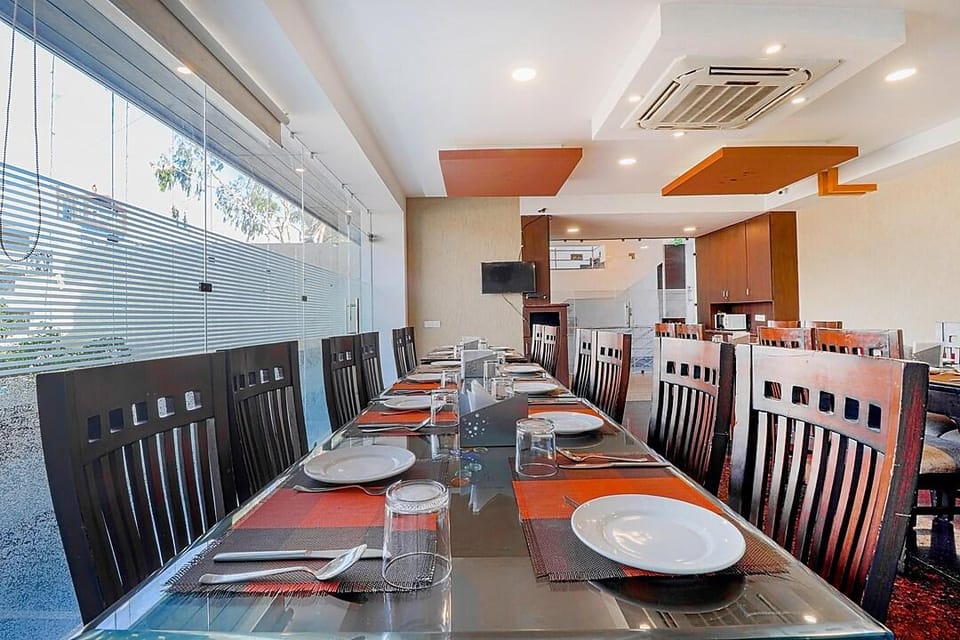 Hotel Alaknanda Hotel in Dehradun