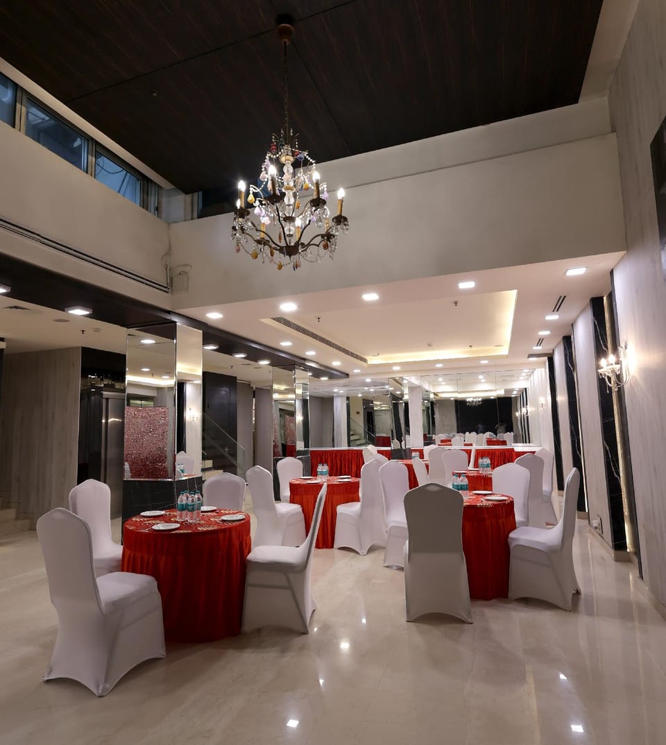 Nanee Suite Hotel in Noida