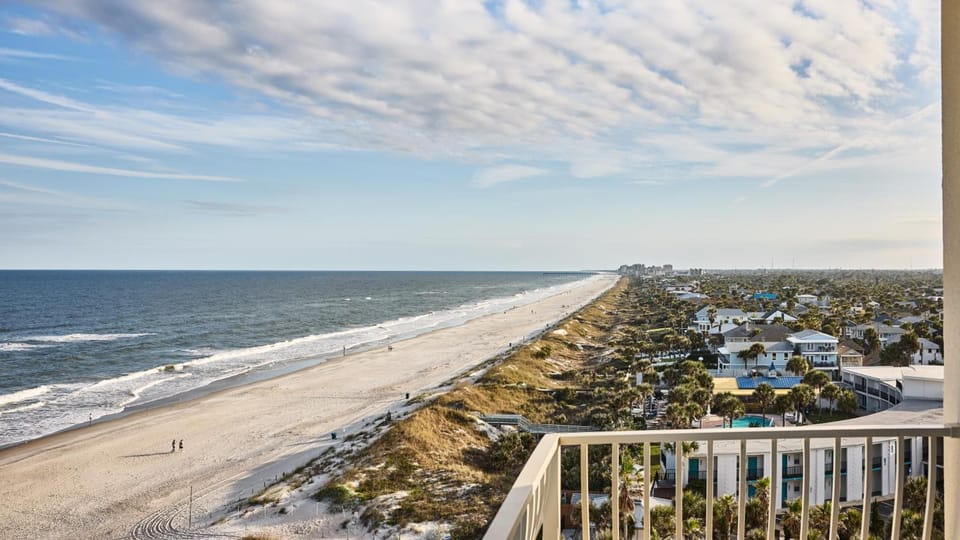 Dune House Hotel & Spa Resort in Atlantic Beach