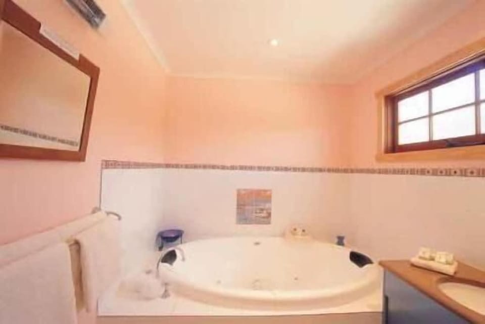 Platypus Park Country Retreat Apartment hotel in Bridport