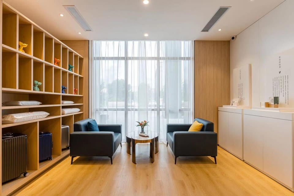 Atour Hotel Hangzhou Linping Chongxian Shangyi Plaza Hotel in Hangzhou