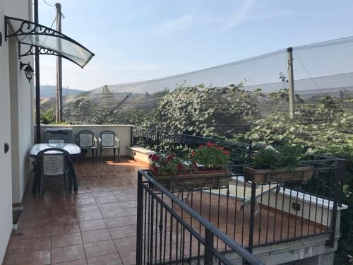 Da Nenna Bilocale indipendente Hotel in Lake Garda