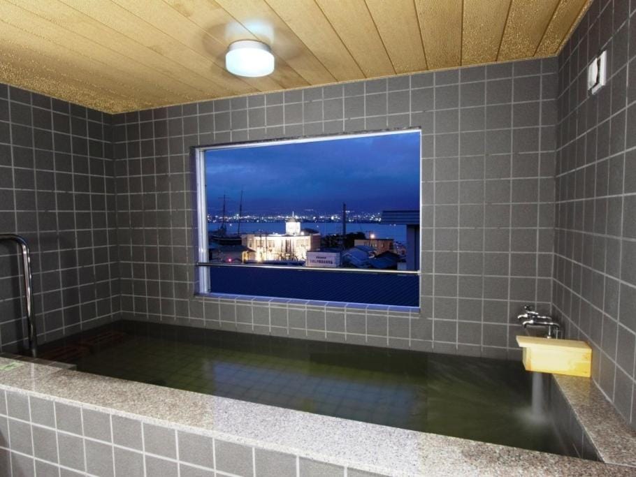 Hot tub