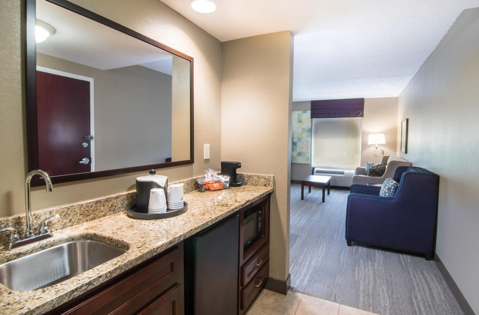 Hampton Inn Kingsland Hotel in Camden County