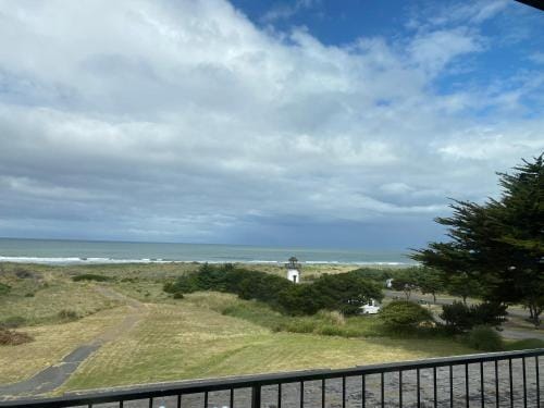 BeachCombers Inn Hotel in Gold Beach
