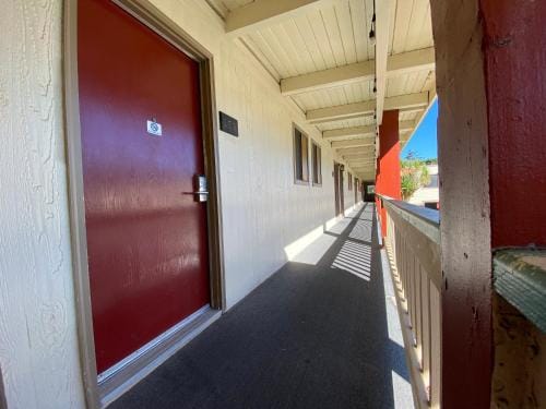 BeachCombers Inn Hotel in Gold Beach