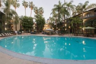 Vanllee Hotel & Suites LVGEM Hotel in Covina