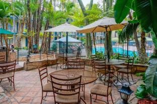 Vanllee Hotel & Suites LVGEM Hotel in Covina