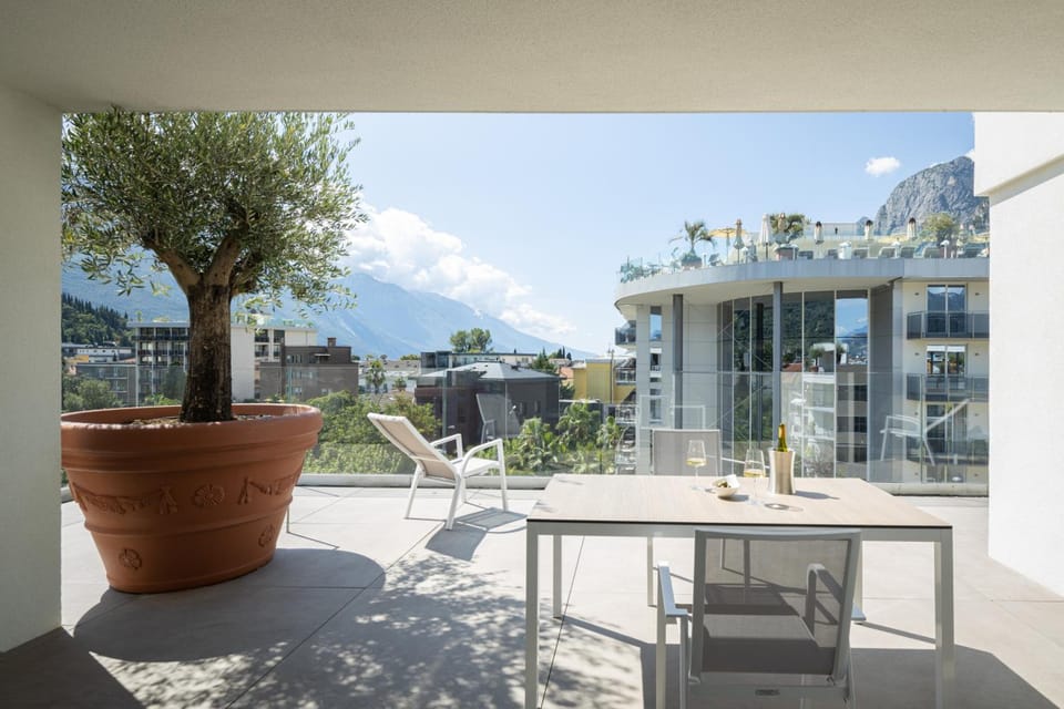 Aris Apartments & Sky Pool - Tonelli Hotels - Adult Friendly Hotel in Riva del Garda