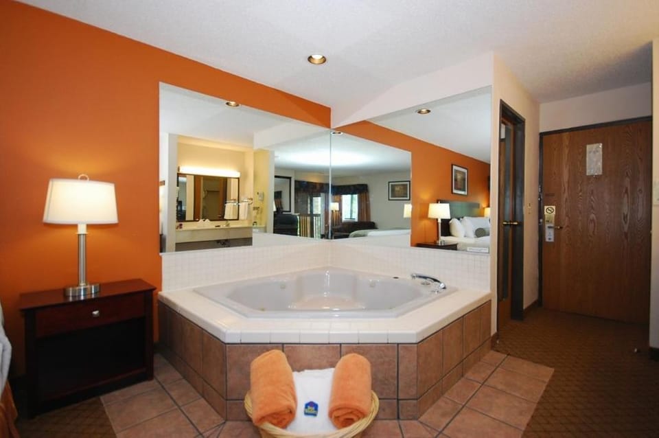 Baymont by Wyndham Delaware Hotel in Ohio