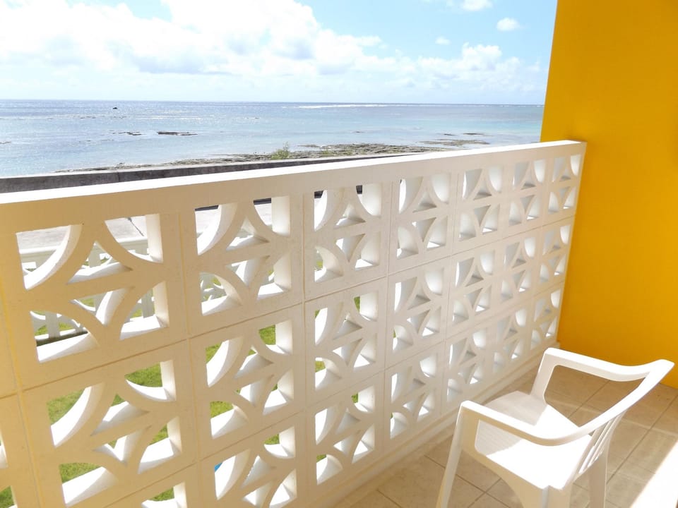 Cruz del Sur Hotel in Okinawa Prefecture