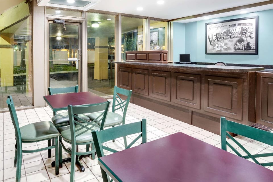 Super 8 By Wyndham St. Augustine Hotel in Florida