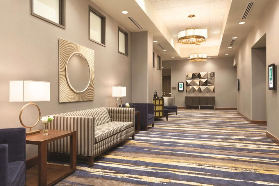Embassy Suites by Hilton Portland Hillsboro, Oregon Hotel in Tanasbourne