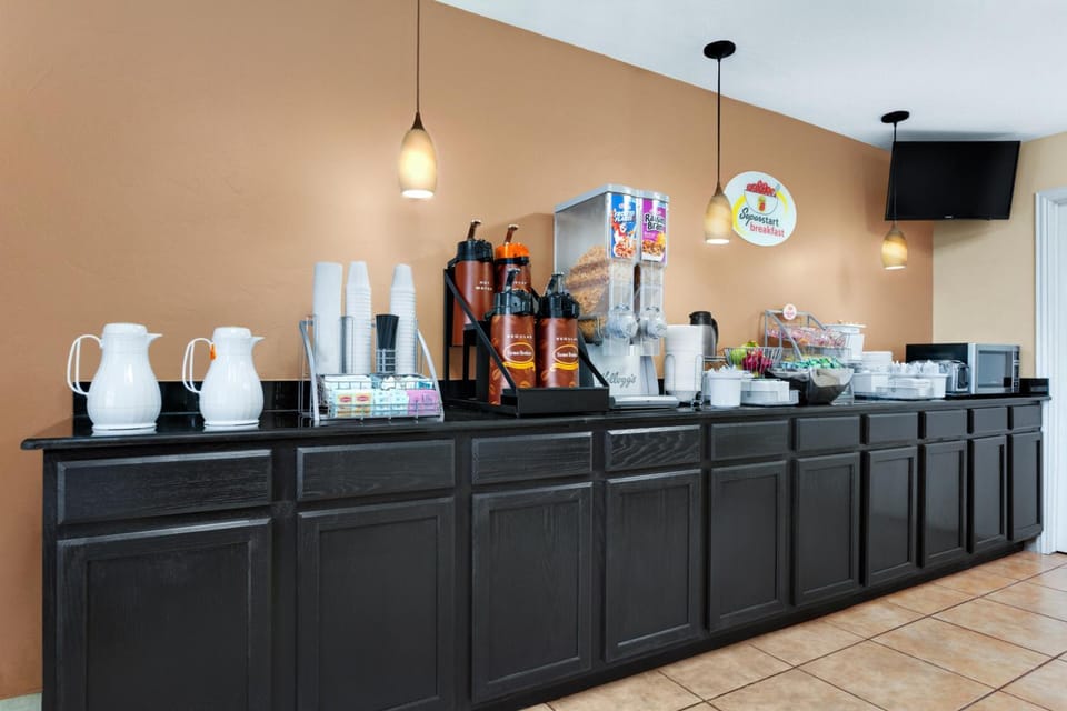 Super 8 By Wyndham Fort Worth Tx Hotel in Fort Worth