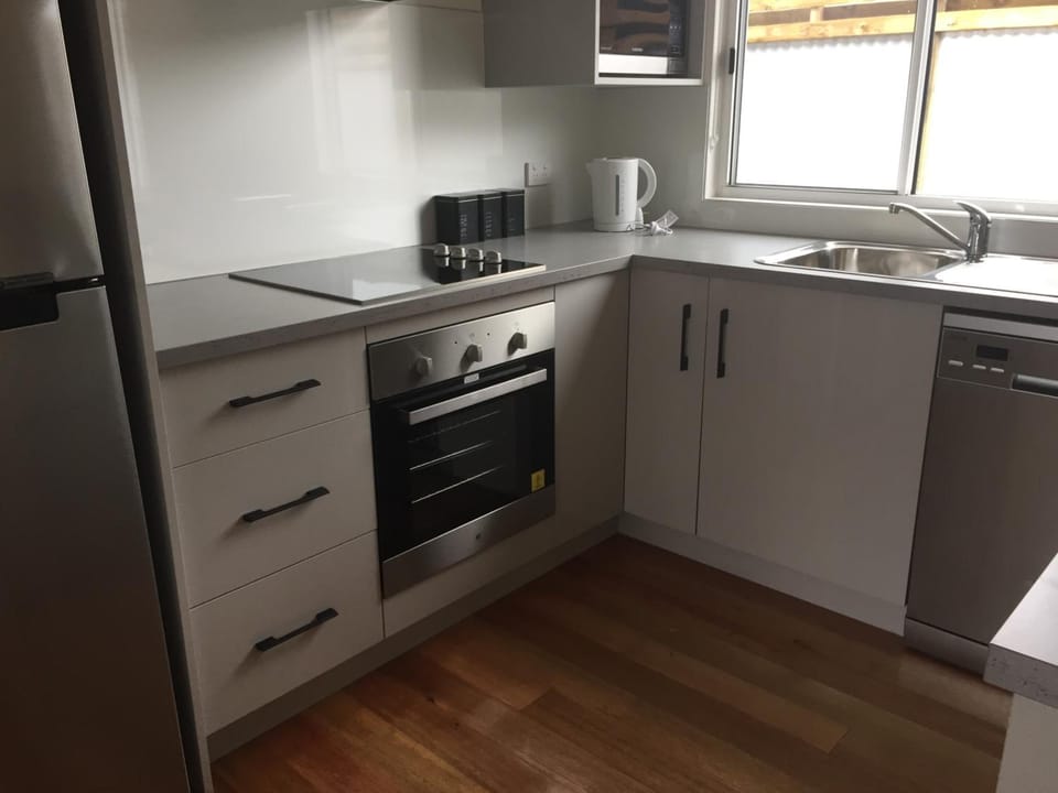 Glenaire apartments at Pontifex Hotel in Strahan