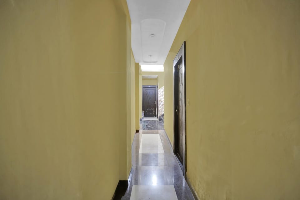 OYO 82518 hotel Royal in Hotel in Uttar Pradesh