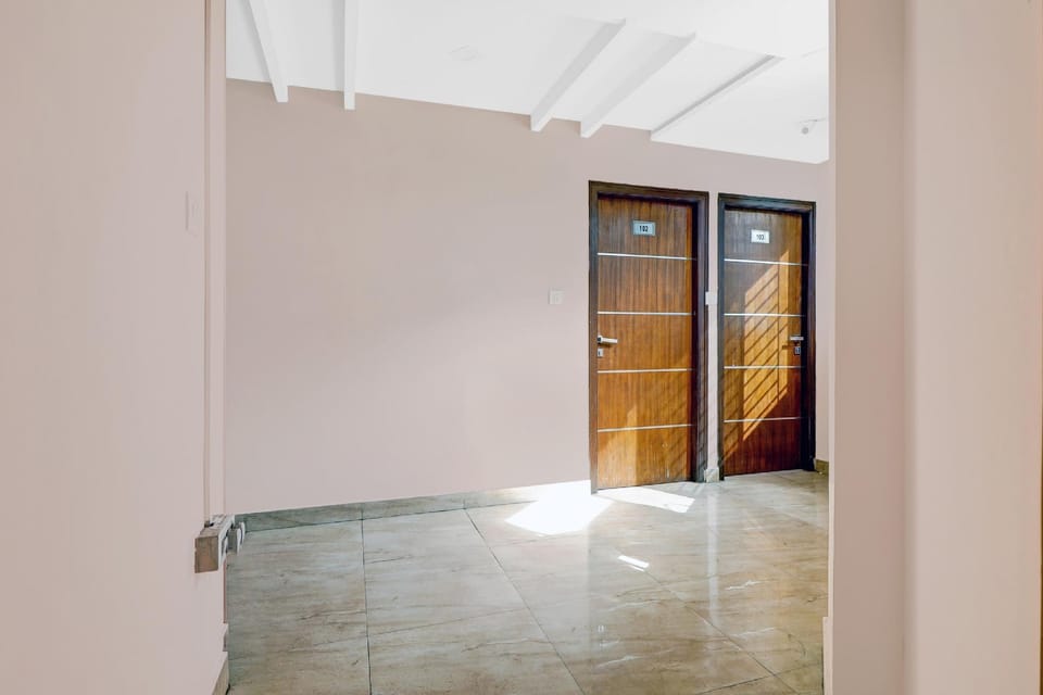 OYO Townhouse 82047 SRK Live Inn Castle Hotel in Bengaluru