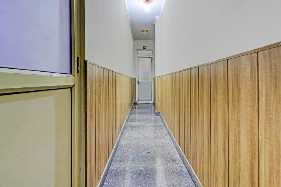 Hotel O by OYO SKYLINE STAY HAPPY Hotel in Noida